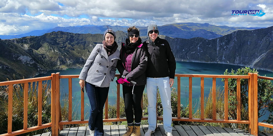 Volcan y laguna de Cuicocha